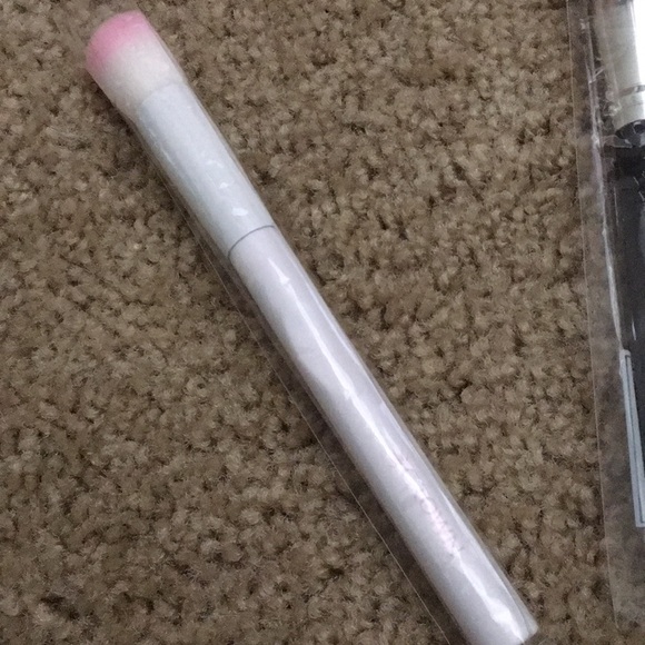 Assorted face brush bundle - Picture 4 of 5